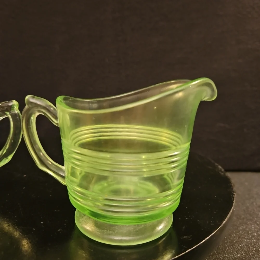 Vintage Uranium Green Glass Creamer‎ and Sugar Set